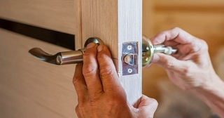 Установка и замена дверной ручки в Находке от 279 руб. – Мастер24, монтаж фурнитуры, недорого